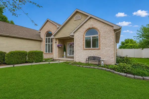 219 Greenbriar LN, Bourbonnais, IL 60914