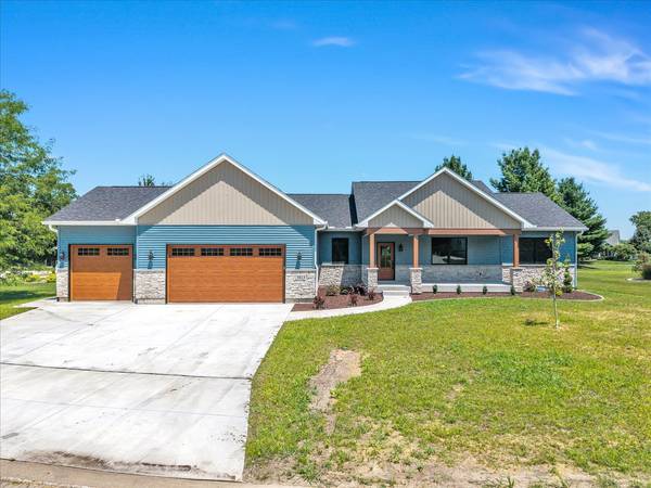 3813 Savanna CIR W, Milan, IL 61264