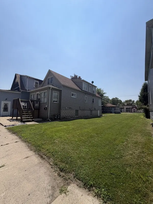 13932 S Chippewa AVE, Burnham, IL 60633