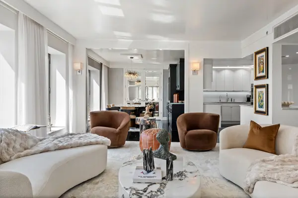 950 N MICHIGAN AVE #2704, Chicago, IL 60611