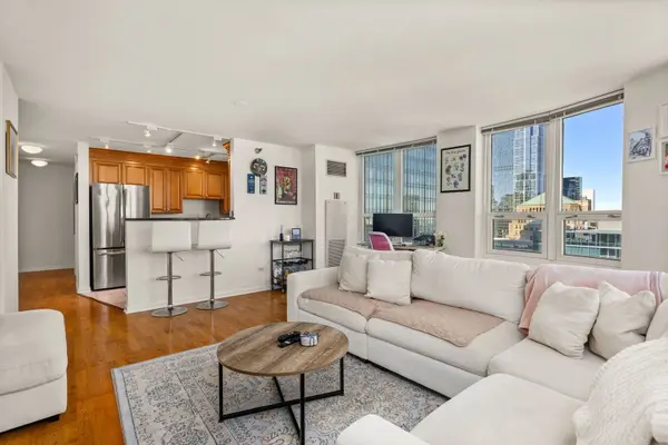 345 N La Salle DR #3401, Chicago, IL 60654