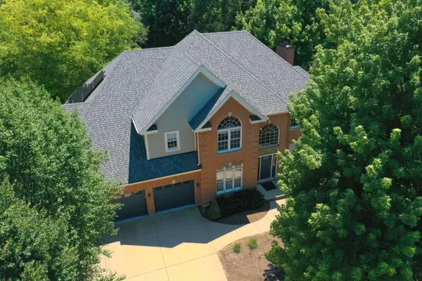 8709 Shade Tree CIR, Crystal Lake, IL 60014