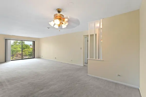 2100 Valencia DR #300B, Northbrook, IL 60062