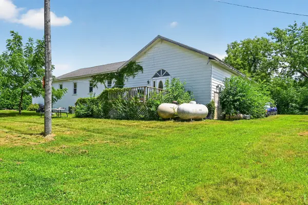2067 Shaw RD, Amboy, IL 61310