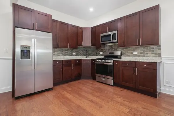3912 W Congress Pkwy, Chicago, IL 60624