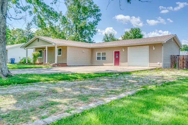 1104 Airport RD, Mt Vernon, IL 62864