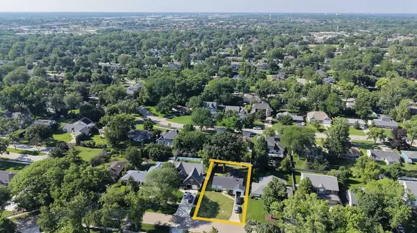 615 Wakeman AVE, Wheaton, IL 60187