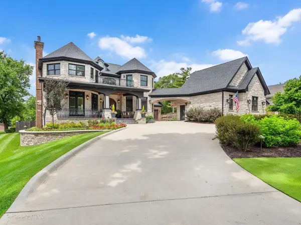 4050 Sterling RD, Downers Grove, IL 60515