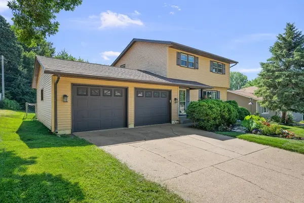 2809 Sycamore TER, Bettendorf, IA 52722