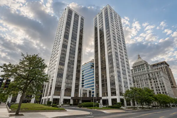 125 SW Jefferson AVE #W5W, Peoria, IL 61602