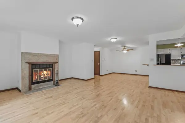 8996 Archer AVE #2G, Willow Springs, IL 60480