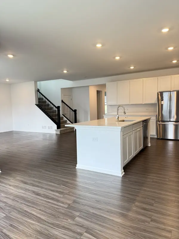 1017 DR. JOHN BURKEY DR, Algonquin, IL 60102