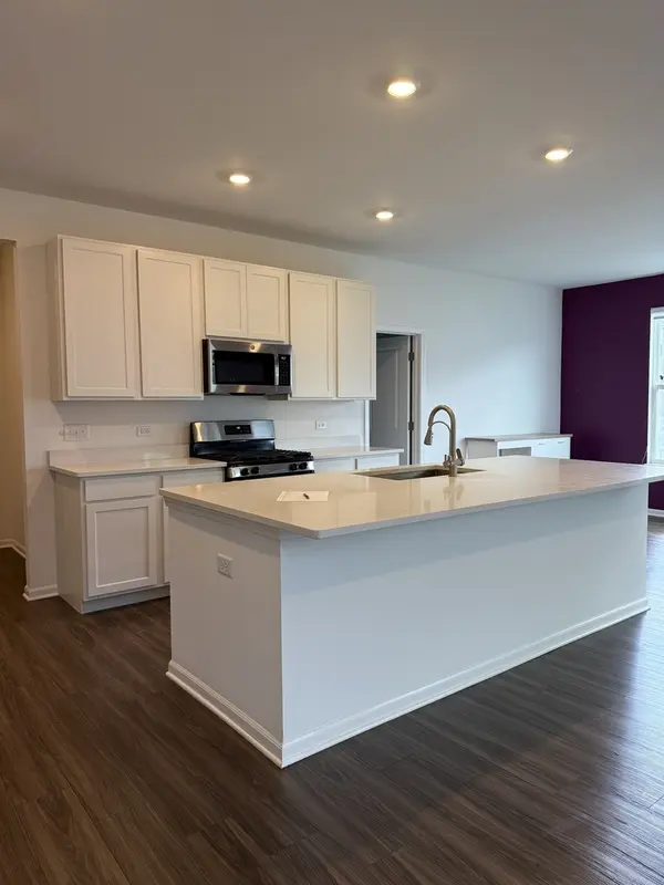 1017 DR. JOHN BURKEY DR, Algonquin, IL 60102