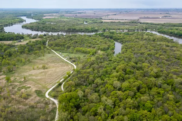 1408 Cedarview DR, Muscatine, IA 52761