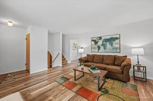 189 Evergreen Pkwy, Crystal Lake, IL 60014