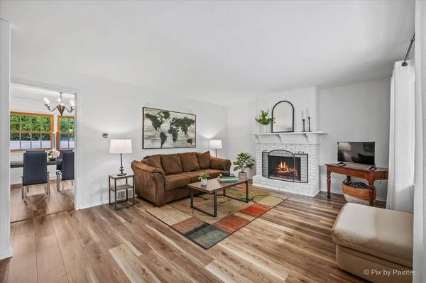 189 Evergreen Pkwy, Crystal Lake, IL 60014
