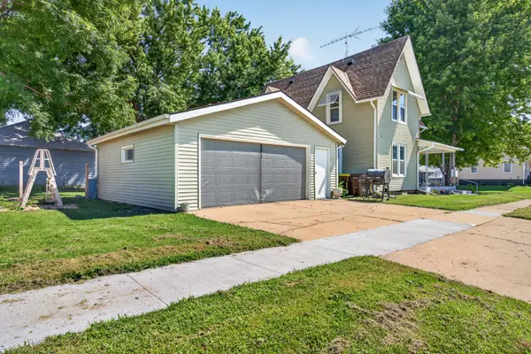 202 Apple ST W, Maquoketa, IA 52060