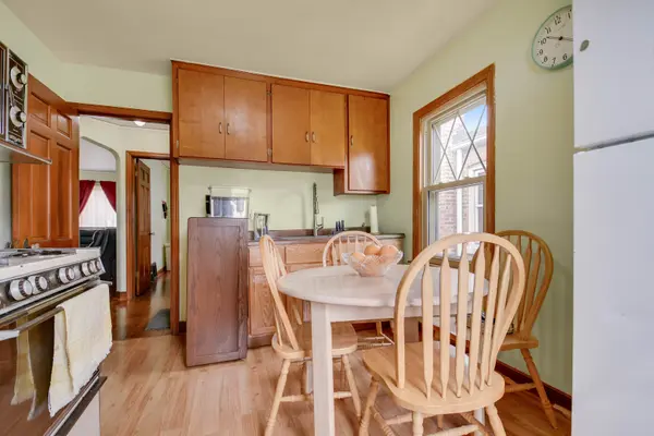5551 S Kenneth AVE, Chicago, IL 60629