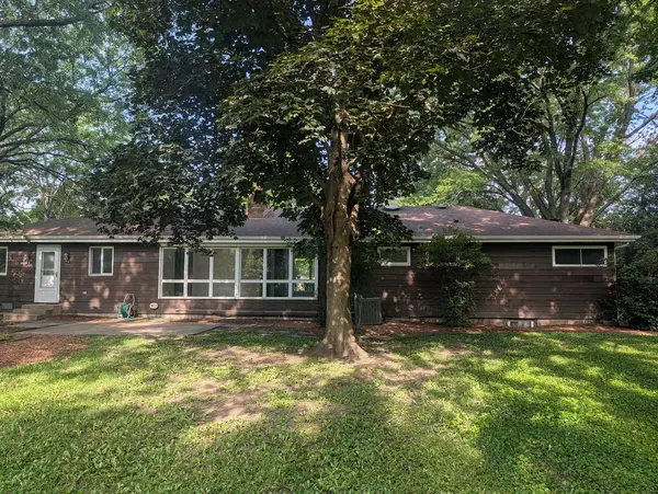 71 N ELA RD, Inverness, IL 60067