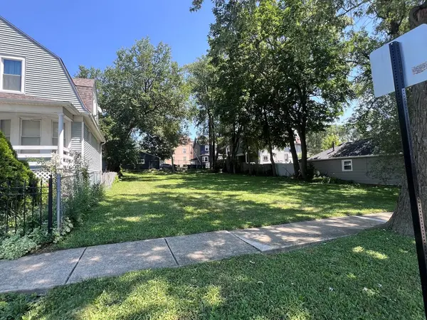 407 Brook ST, Elgin, IL 60120