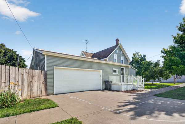 41 Mitchell ST S, Preston, IA 52069