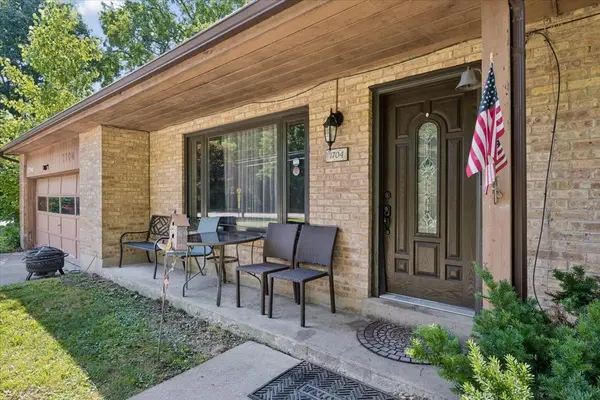 1704 Park AVE W, Highland Park, IL 60035