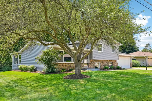 213 E Willow ST, Elburn, IL 60119