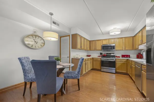 123 W SAINT CHARLES RD #305, Lombard, IL 60148