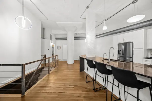 17 N Loomis ST #1J, Chicago, IL 60607
