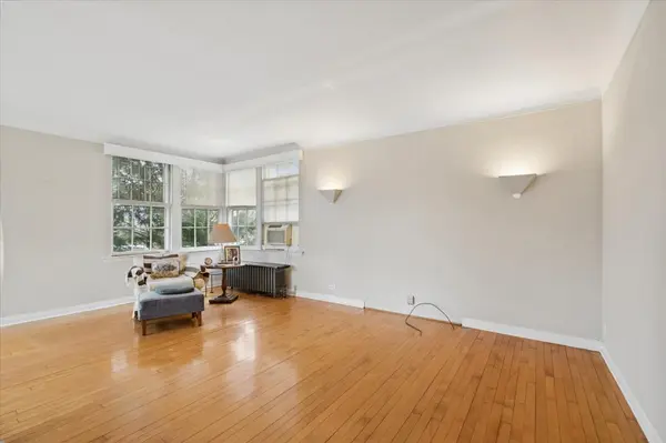 1762 W Morse AVE, Chicago, IL 60626
