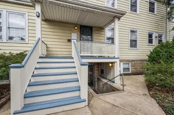 1762 W Morse AVE, Chicago, IL 60626