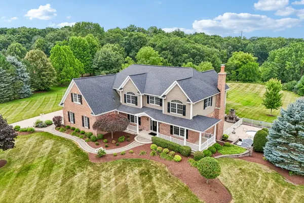 385 Valley WAY, Burlington, IL 60109