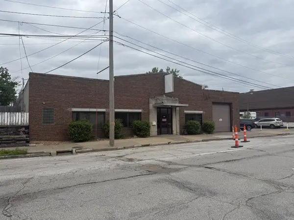 1040 W 4th ST, Davenport, IA 52802