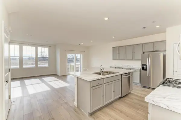 2235 Horseshoe CIR #2235, Naperville, IL 60564