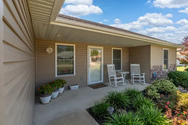 1404 Dew Drop DR, Marion, IL 62959