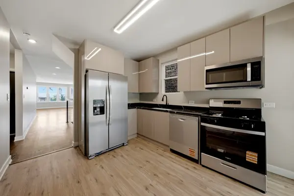 6828 S Champlain AVE, Chicago, IL 60637