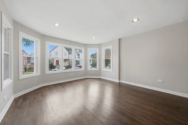 6828 S Champlain AVE, Chicago, IL 60637