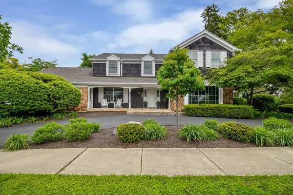 707 Gary CT, Wheaton, IL 60187