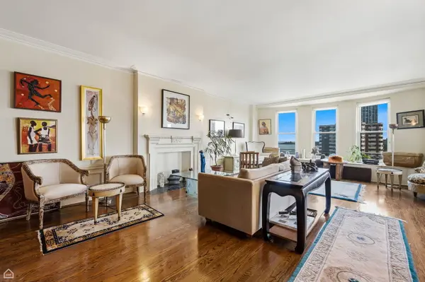 2666 E 73rd ST #8W, Chicago, IL 60649