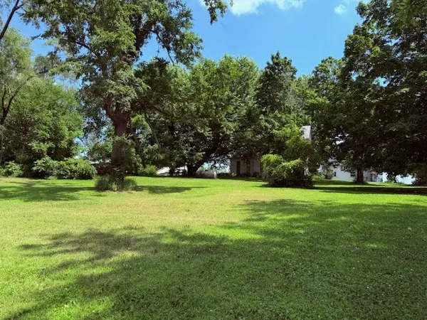 4098 Main ST, Oxford Junction, IA 52323