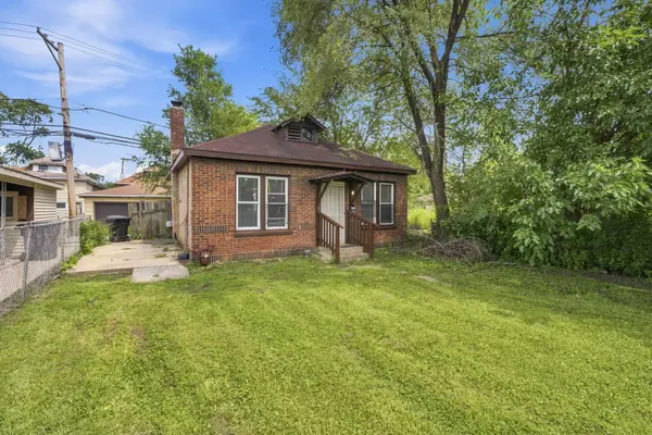 10215 S Aberdeen ST, Chicago, IL 60643