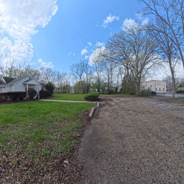 805 E Palatine RD, Palatine, IL 60074