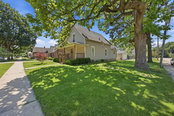 344 N Worth AVE, Elgin, IL 60123