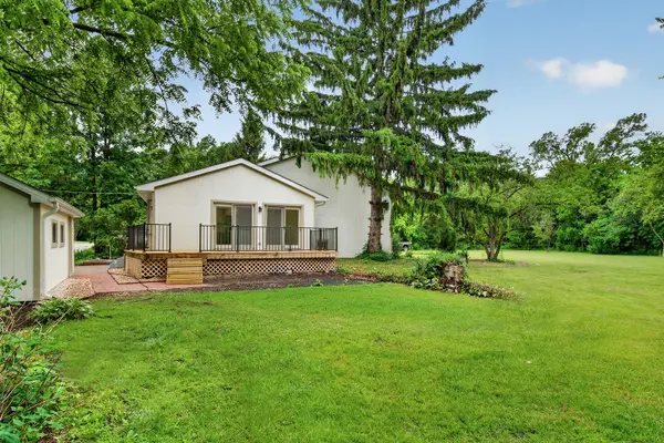 33 Valewood RD, West Chicago, IL 60185