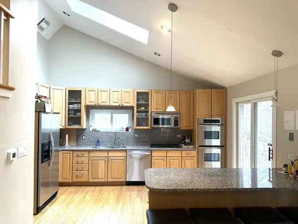 1035 Hohlfelder RD, Glencoe, IL 60022