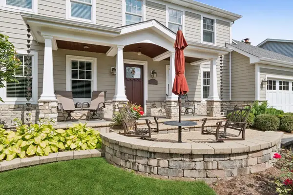1137 Hyde Park LN, Naperville, IL 60565