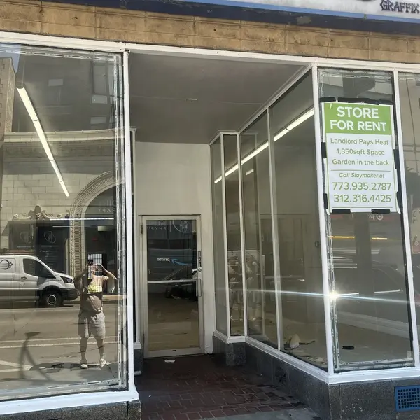 3229 N Clark ST #Store, Chicago, IL 60657