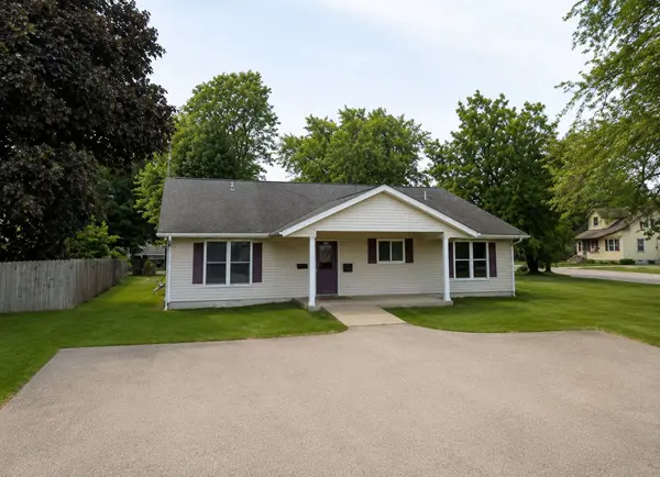 7 Arcade CT, Freeport, IL 61032