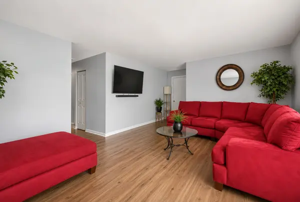 2271 Windsor LN, Country Club Hills, IL 60478