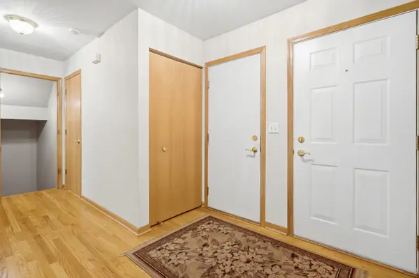3332 Renard LN, St. Charles, IL 60175